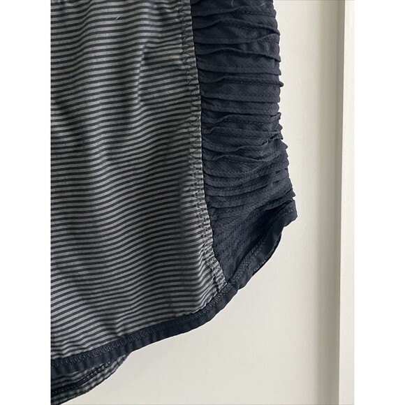 VGUC LULULEMON Run SHORTS SZ 6 Black GRAY SIDE RUCHING - Picture 5 of 15
